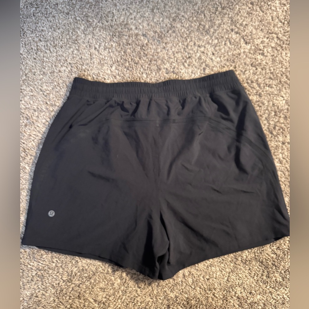 Lululemon pace breaker short black Size M